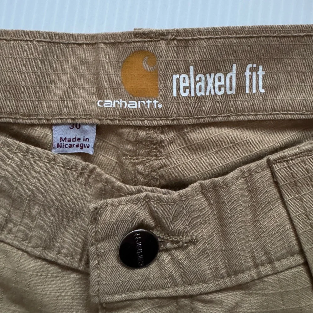 Carhartt NWOT Relaxed Fit Force Broxton Tan - khaki Cargo shorts. Men’s size 30